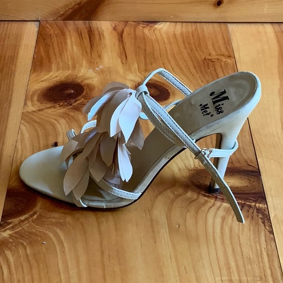 Heels - Picture 2 of 2